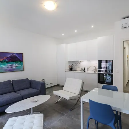 Flower Market דירה *